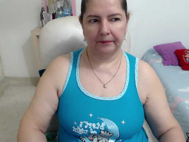 leonela's BongaCams show and profile