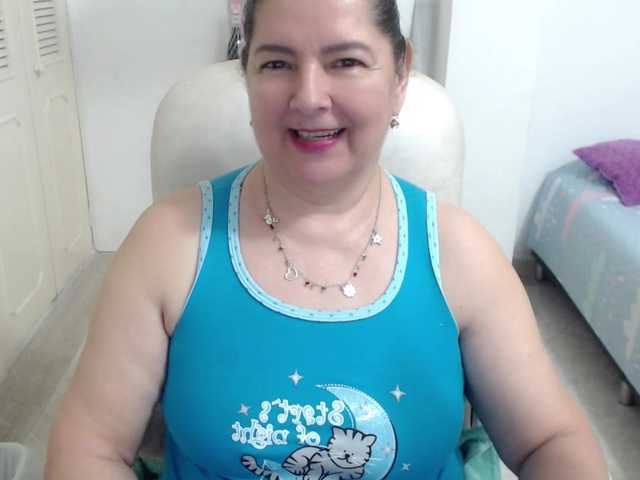 leonela's BongaCams show and profile