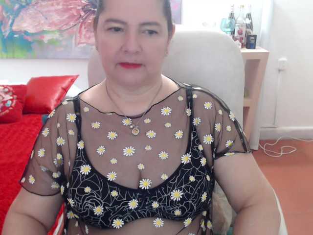 leonela's BongaCams show and profile