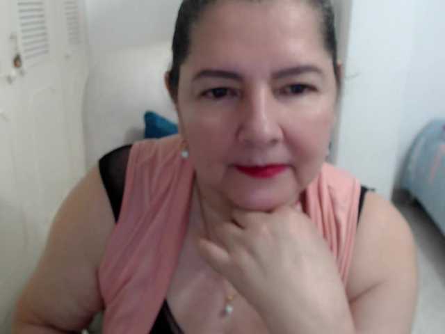 leonela's BongaCams show and profile