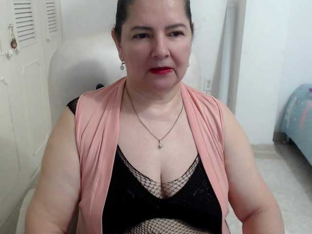 leonela's BongaCams show and profile