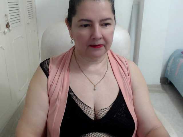 leonela's BongaCams show and profile
