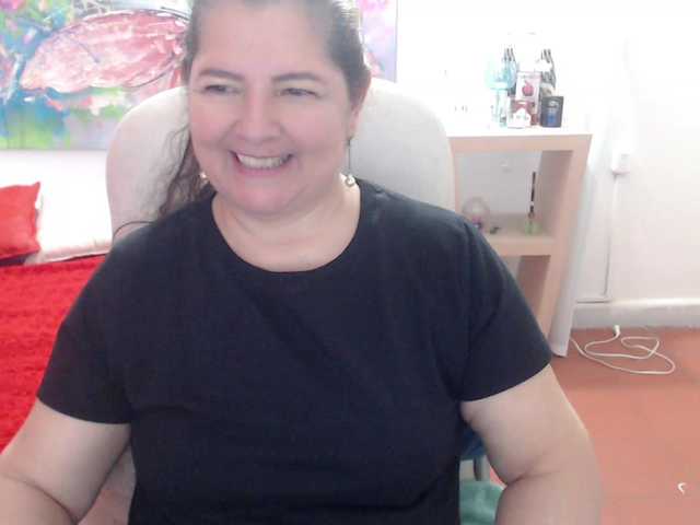 leonela's BongaCams show and profile