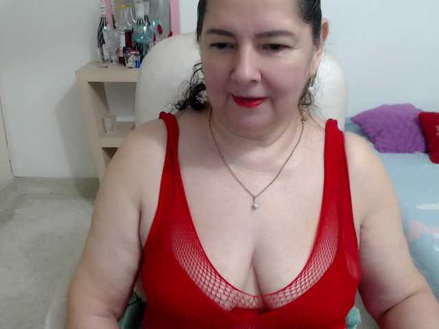 leonela's BongaCams show and profile