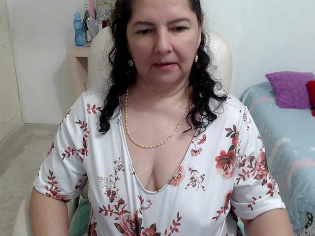 leonela's BongaCams show and profile