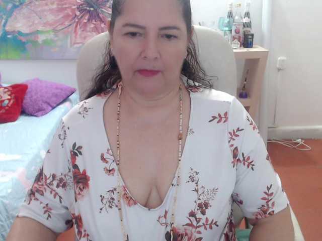 leonela's BongaCams show and profile