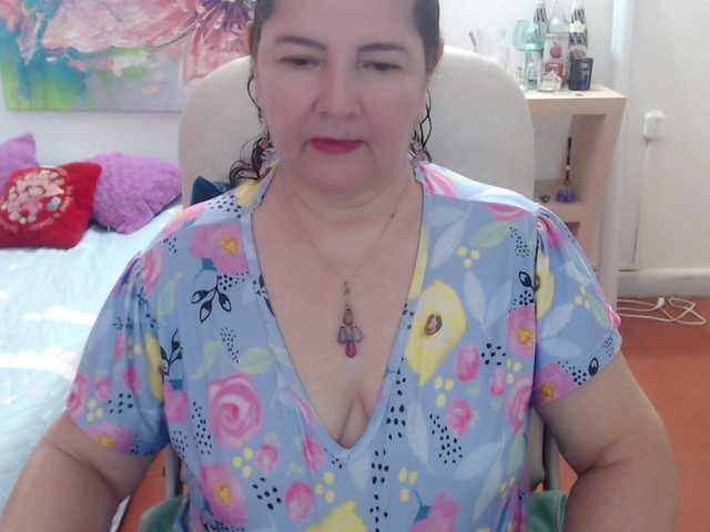 leonela's BongaCams show and profile