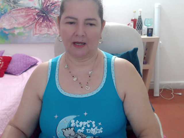 leonela live cam