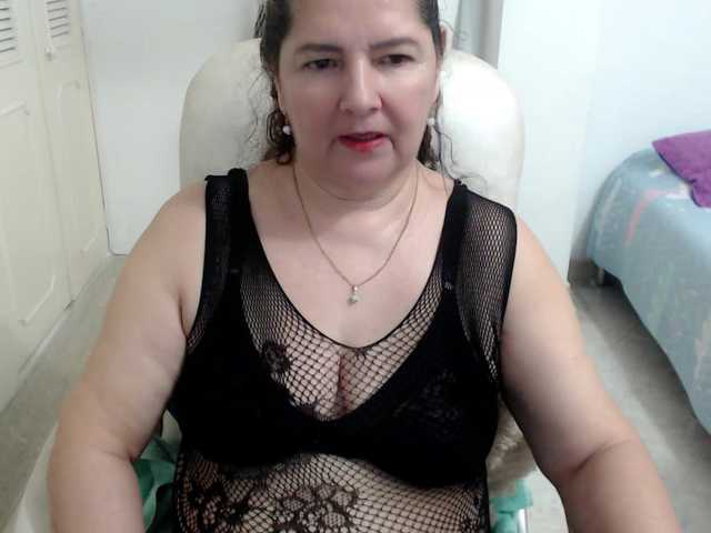 leonela's BongaCams show and profile