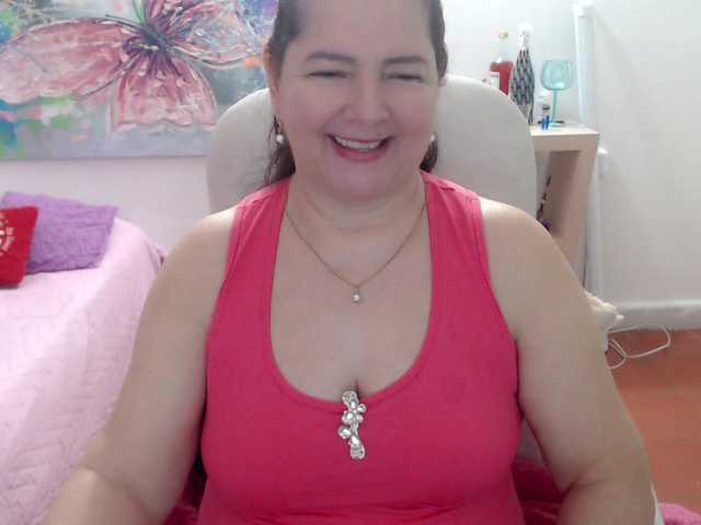 leonela's BongaCams show and profile