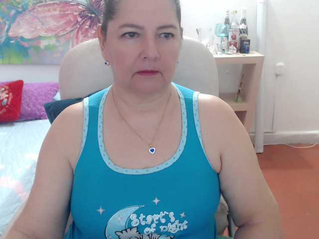 leonela's BongaCams show and profile