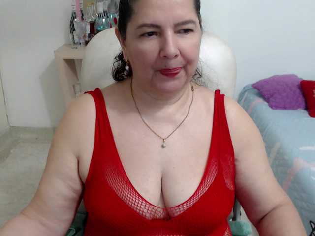 leonela's BongaCams show and profile