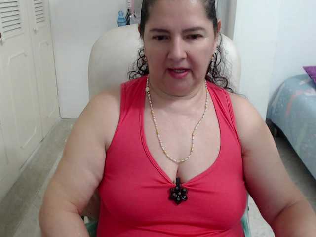 leonela's BongaCams show and profile