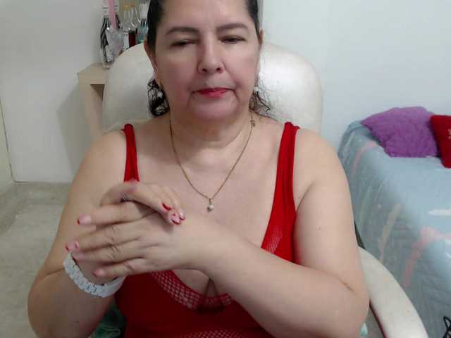 leonela's BongaCams show and profile