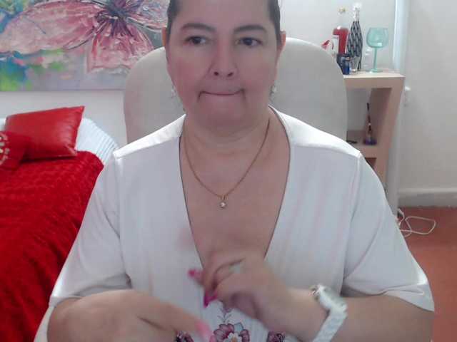 leonela from BongaCams