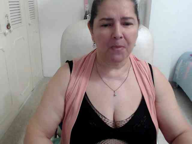 leonela Live Webcam on BongaCams