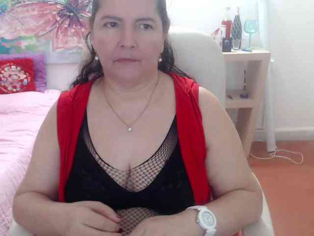 role play chat room Leonela