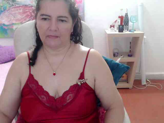 role play chat room Leonela