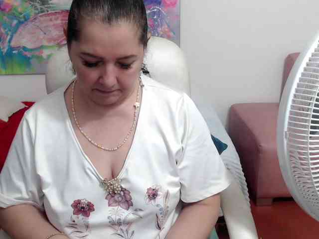 leonela webcam