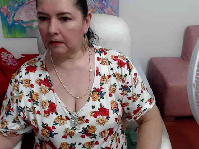 leonela Live Webcam on BongaCams