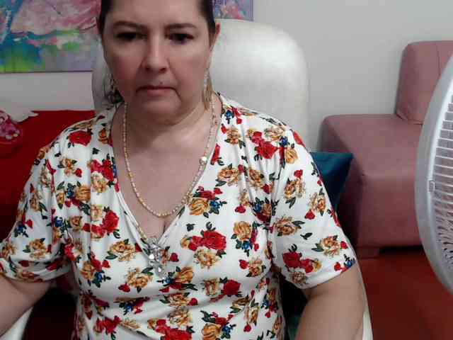leonela Live Webcam on BongaCams