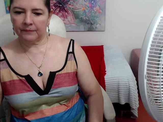 sexual chat Leonela