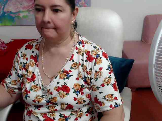 leonela Live Webcam on BongaCams