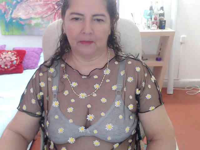 leonela Live Webcam on BongaCams