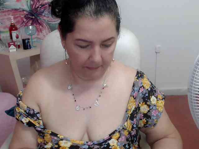 leonela webcam