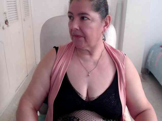 leonela Live Webcam on BongaCams