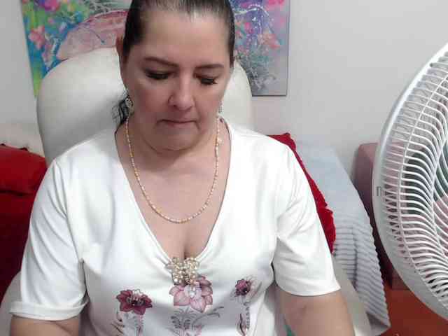 leonela Live Webcam on BongaCams
