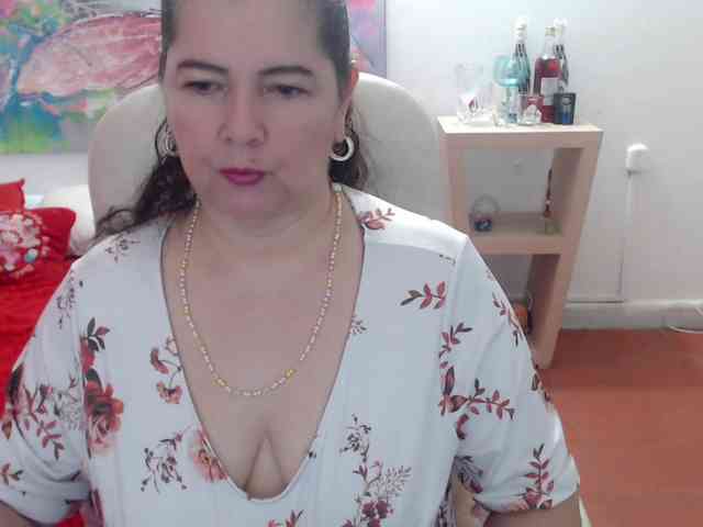 leonela Live Webcam on BongaCams