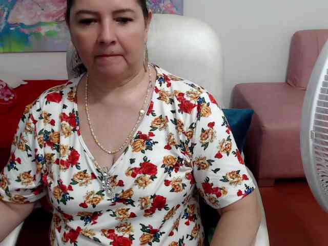 leonela Live Webcam on BongaCams
