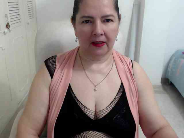 leonela Live Webcam on BongaCams