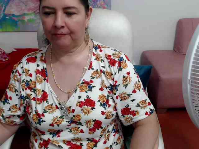 leonela Live Webcam on BongaCams
