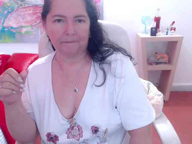 leonela Live Webcam on {site_name}