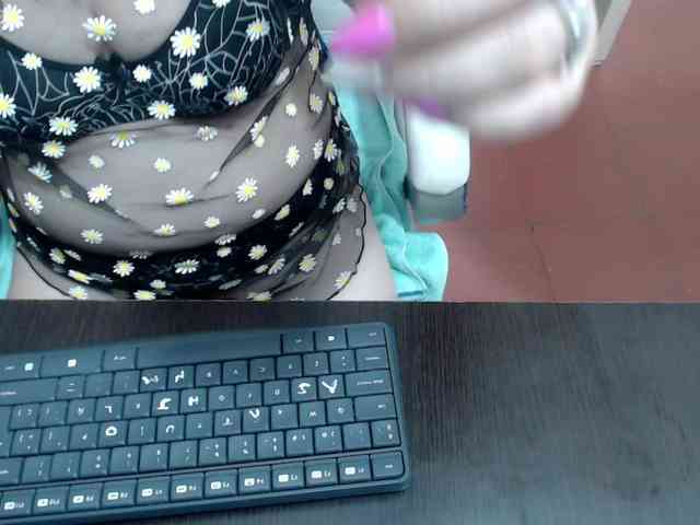 leonela webcam