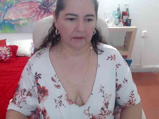 leonela Live Webcam on BongaCams