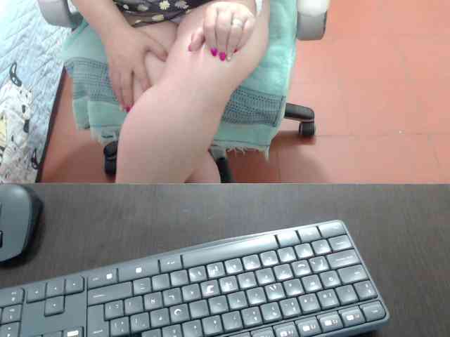 leonela Live Webcam on BongaCams