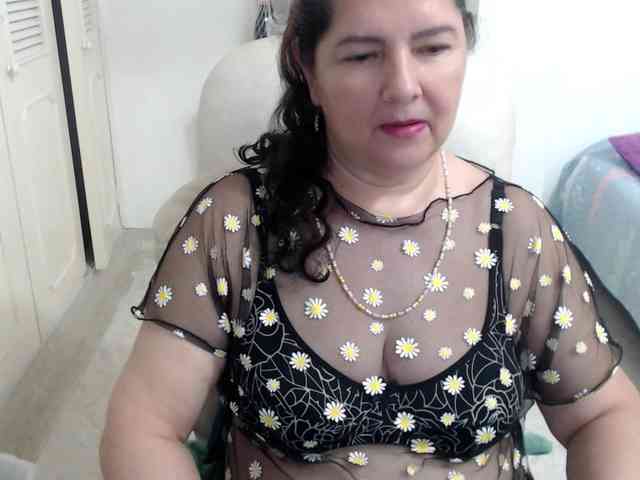 leonela Live Webcam on BongaCams