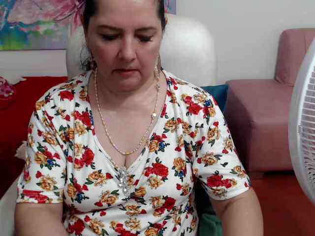 leonela Live Webcam on BongaCams