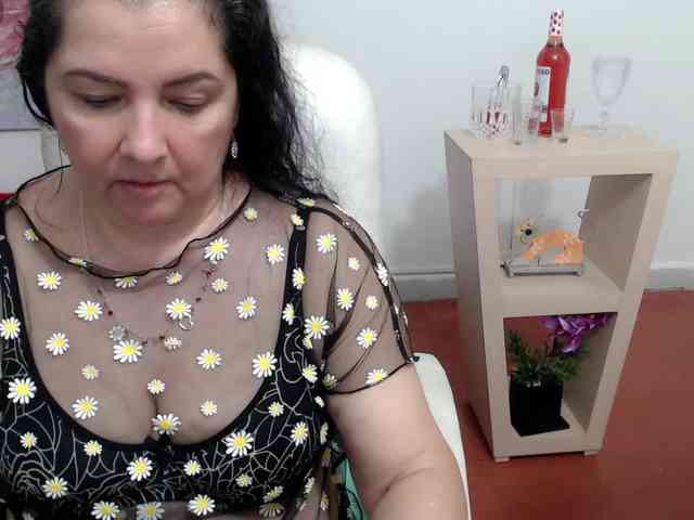 sex show Leonela