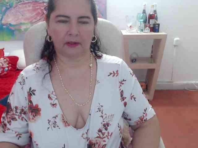 leonela Live Webcam on BongaCams