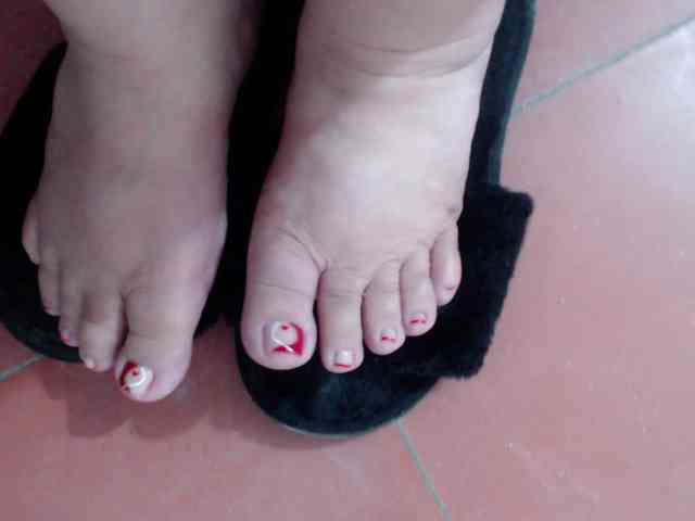 leonela Live Webcam on BongaCams