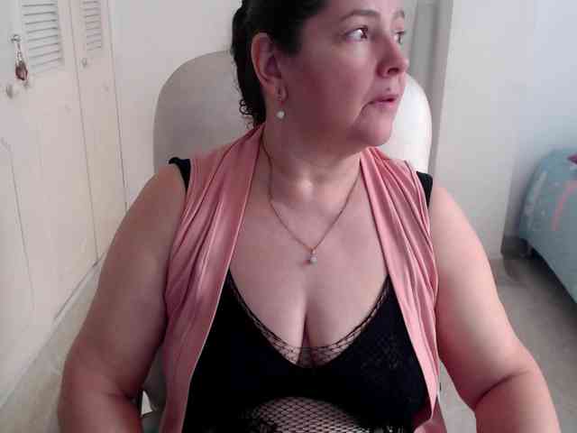 leonela Live Webcam on BongaCams