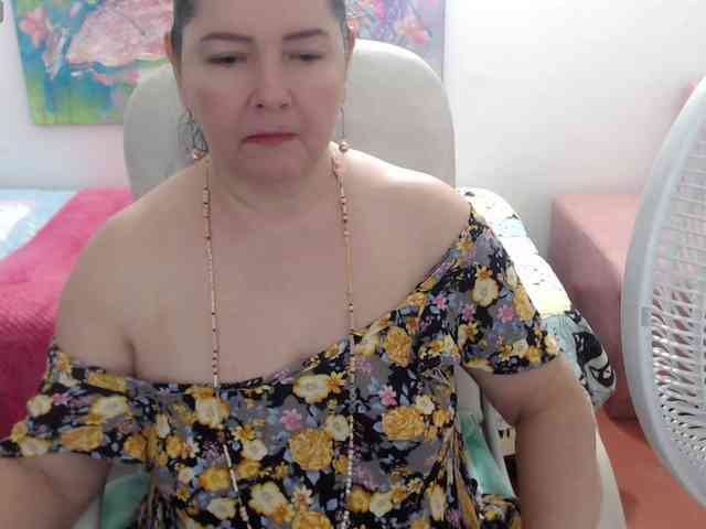 random video chat Leonela