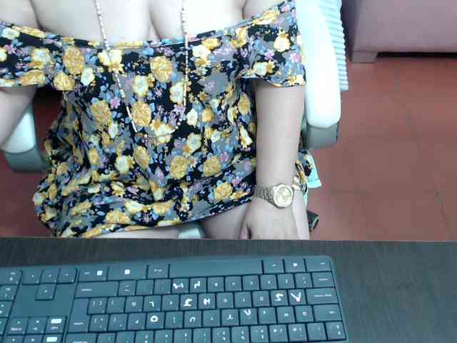 leonela webcam