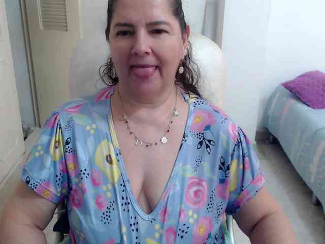 leonela Live Webcam on BongaCams