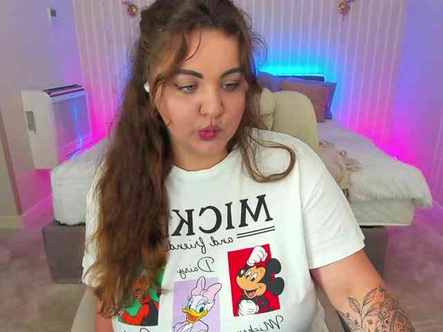MichellKiss webcam