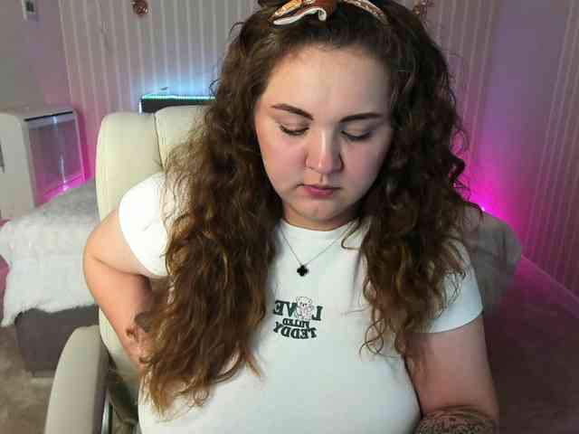 MichellKiss webcam